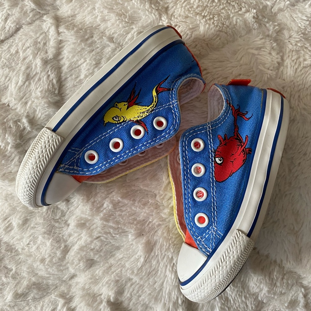 Converse All Star Dr. Seuss “One Fish” shoes.